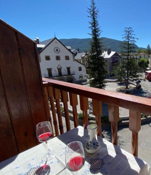 Plaza Centro Leilighet Biescas  Eksteriør bilde